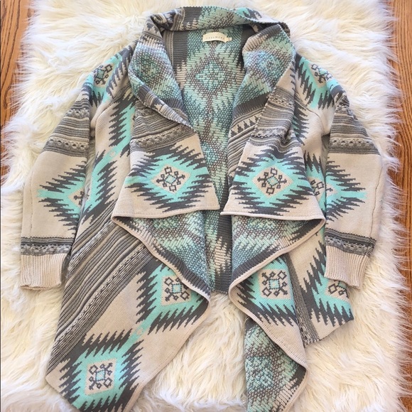 Dreamers Sweaters - Aztec Print Cardigan